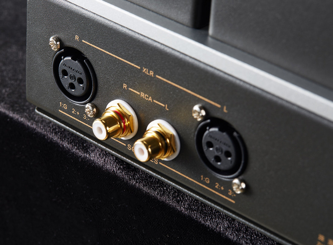 Cayin HA-2A rörbestyckad hörlursförstärkare, silver