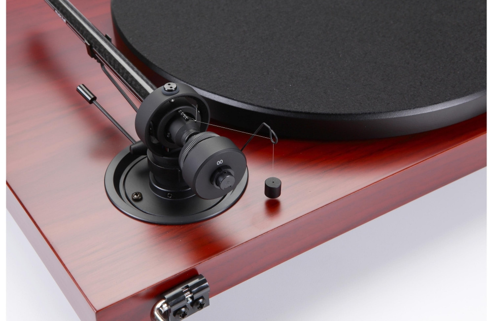 Music Hall MMF 2.3SE vinylspelare med Spirit MM-pickup & Speed Box, ädelträ