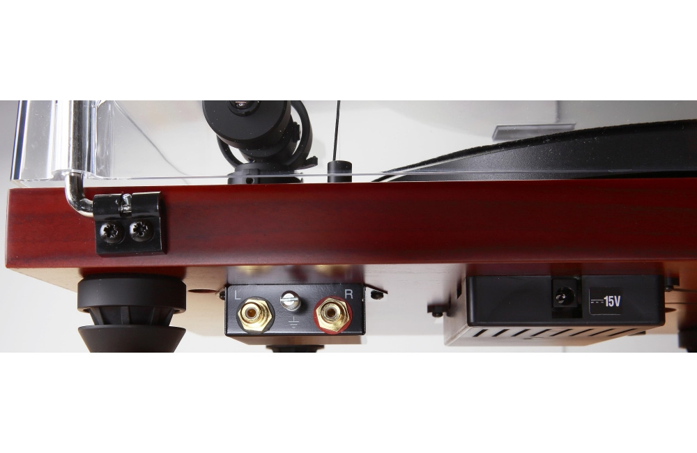 Music Hall MMF 2.3SE vinylspelare med Spirit MM-pickup & Speed Box, ädelträ