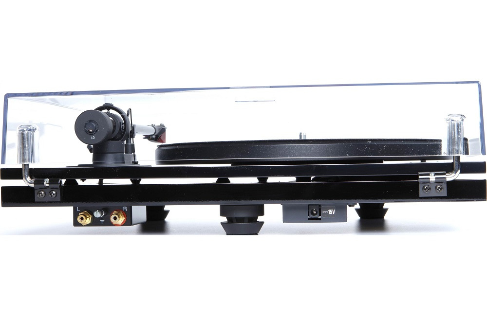 Music Hall MMF 3.3 vinylspelare med Ortofon 2M Red, pianosvart