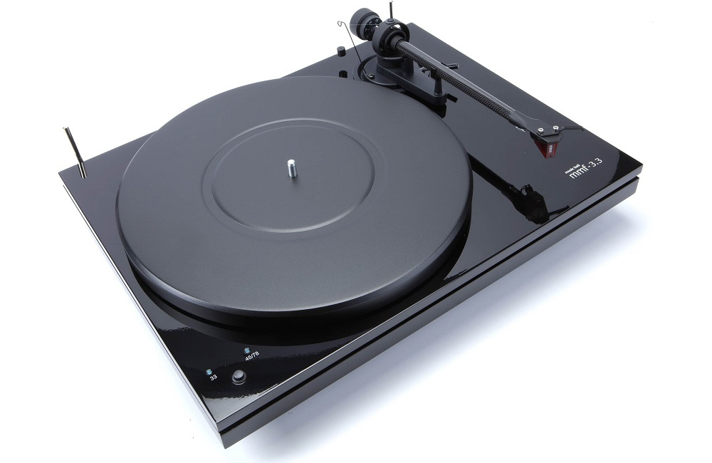 Music Hall MMF 3.3 vinylspelare med Ortofon 2M Red, pianosvart