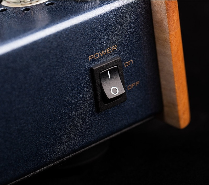 Cayin MT-12L rörförstärkare med EL84EH, träfront