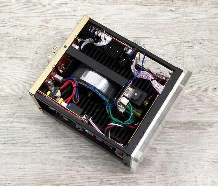 Advance Acoustic Smart BX1 stereoslutsteg i kompakt format, vit