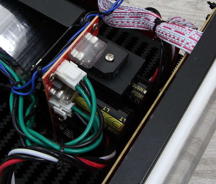 Advance Acoustic Smart BX1 stereoslutsteg i kompakt format, vit