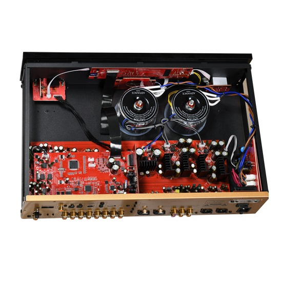 Advance Acoustic X-P700, dual-mono stereoförsteg med DAC och RIAA-steg