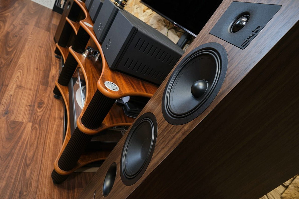 Indiana Line Tesi 5 golvhögtalare, mocha par