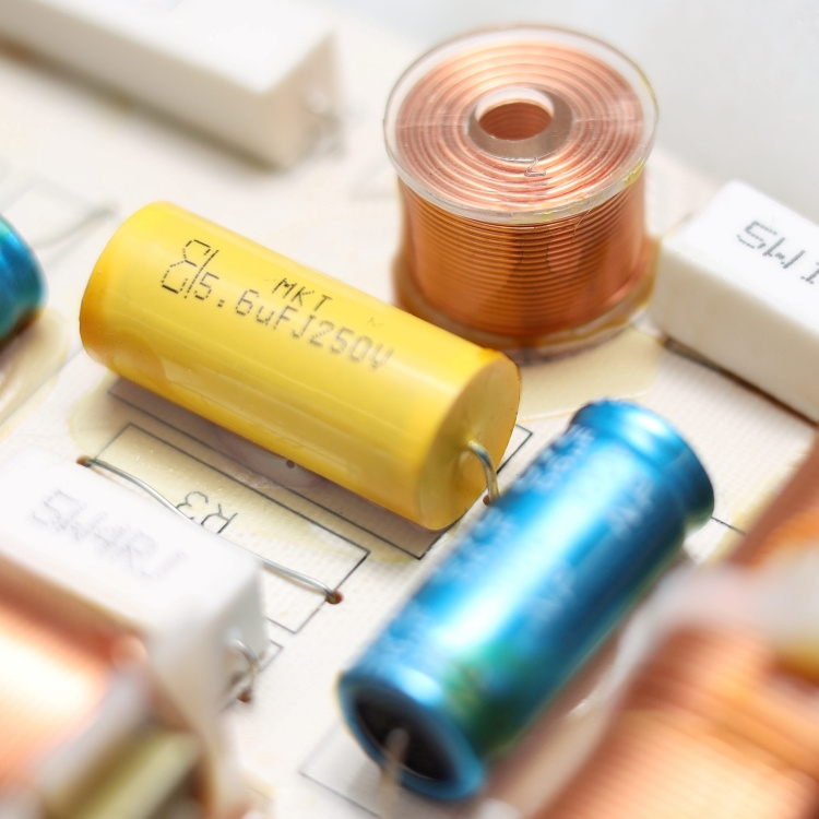 Indiana Line Tesi 6 golvhögtalare, vitt par