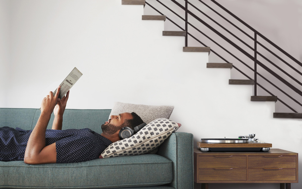 Teac TN-400BT-SE vinylspelare med Bluetooth & RIAA-steg, valnöt