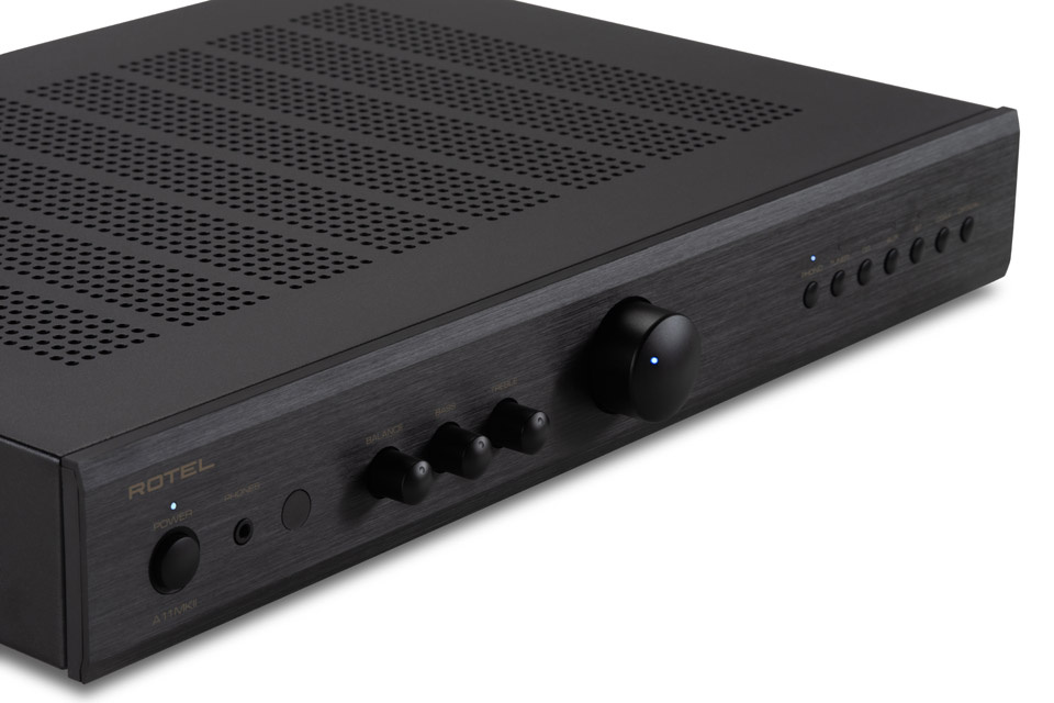 Rotel A11 MKII stereoförstärkare med DAC, RIAA-steg & Bluetooth, svart