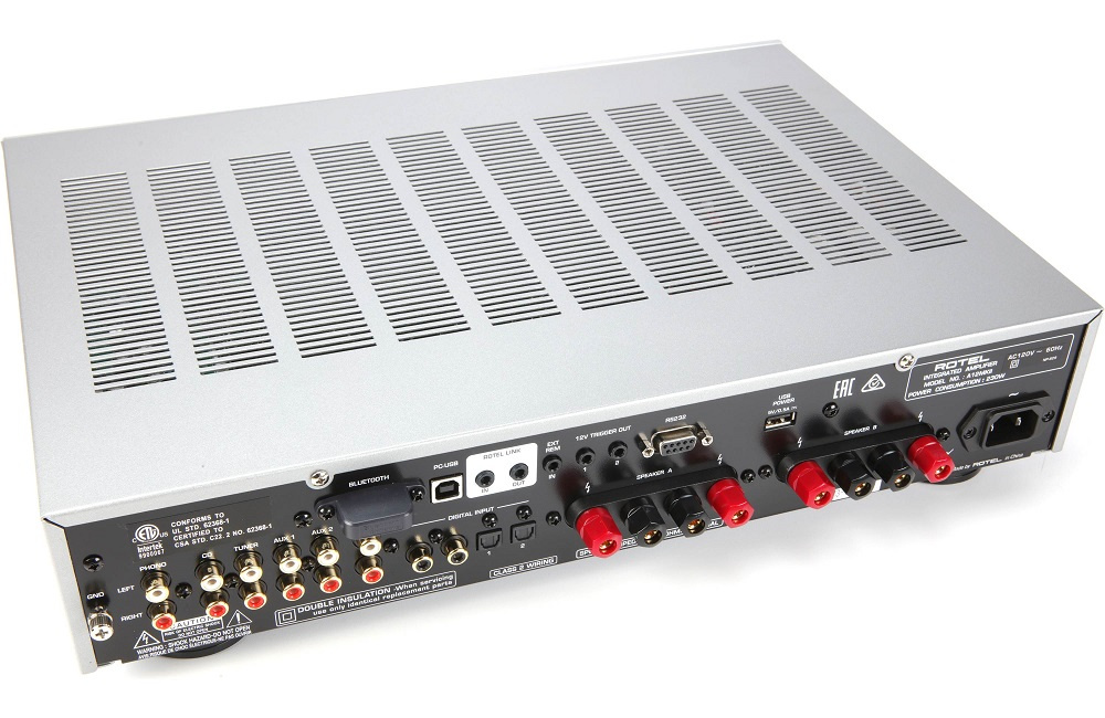 Rotel A12 MKII stereoförstärkare med DAC, RIAA-steg & Roon Ready, silver