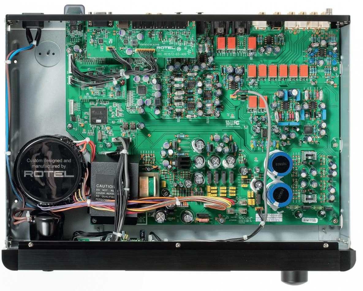 Rotel RC1572 försteg med DAC, svart