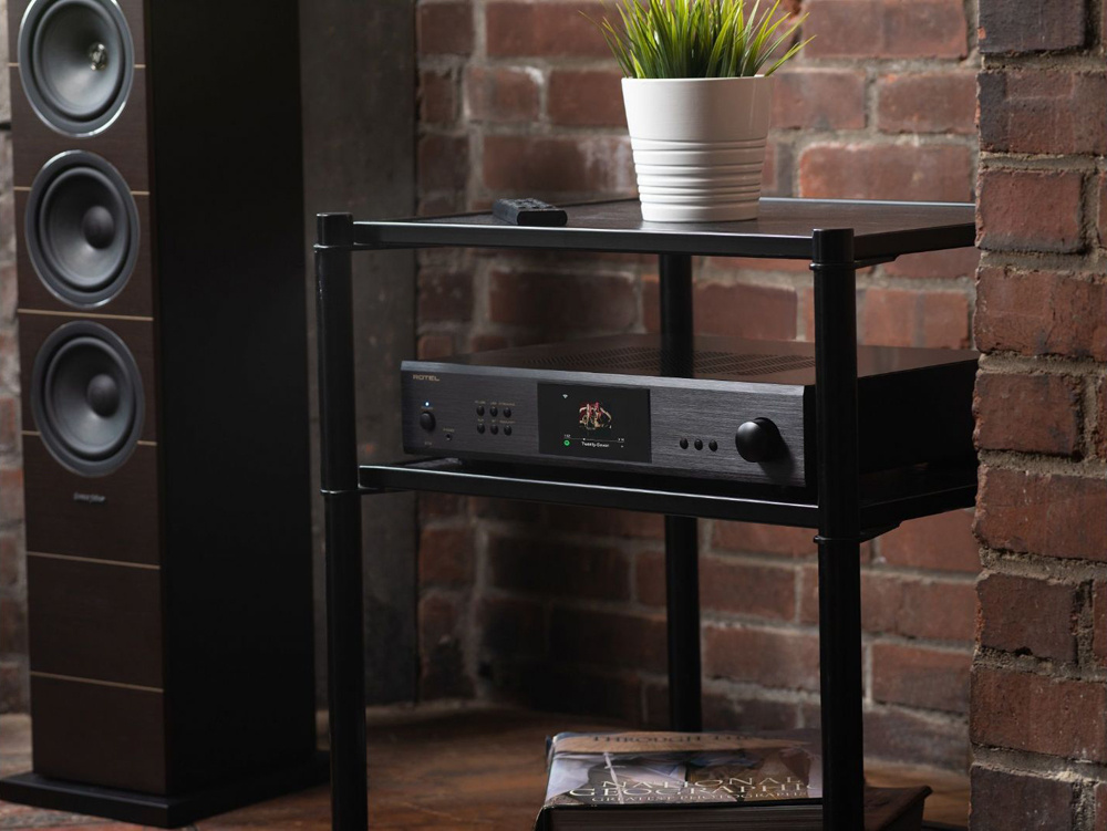 Rotel S14 stereoförstärkare med DAC, Chromecast & AirPlay 2, svart