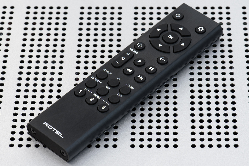 Rotel S14 stereoförstärkare med DAC, Chromecast & AirPlay 2, silver