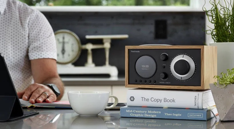 Tivoli Audio Model One+ DAB/FM-radio med Bluetooth, ek/svart