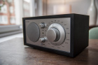 Tivoli Audio Model One BT, bordsradio med Bluetooth svart/silver