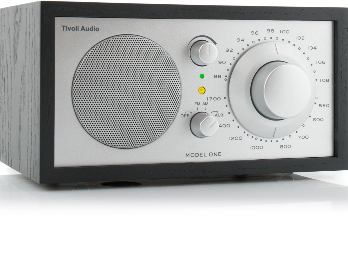 Tivoli Audio Model One, FM-bordsradio svart/silver