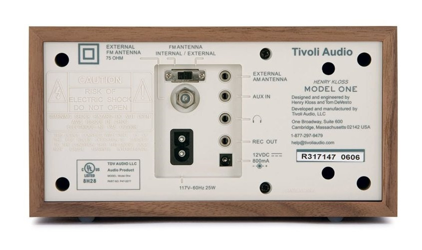 Tivoli Audio Model One, FM-bordsradio valnöt/beige