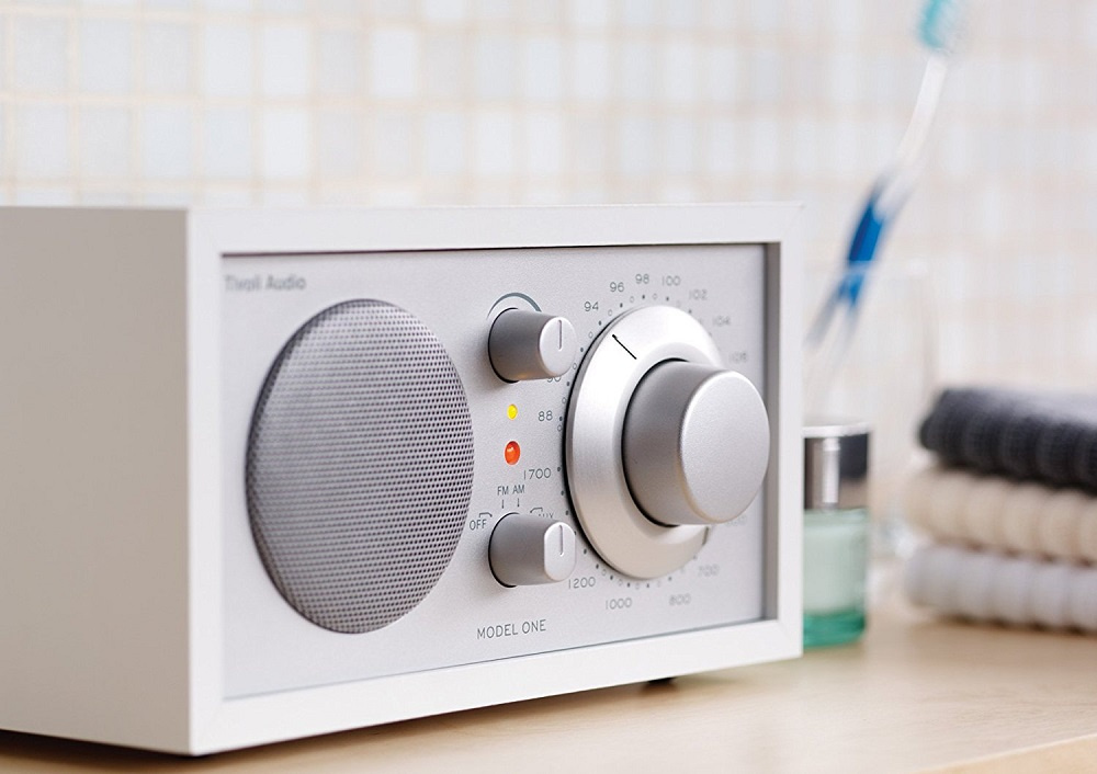 Tivoli Audio Model One, FM-bordsradio vit/silver