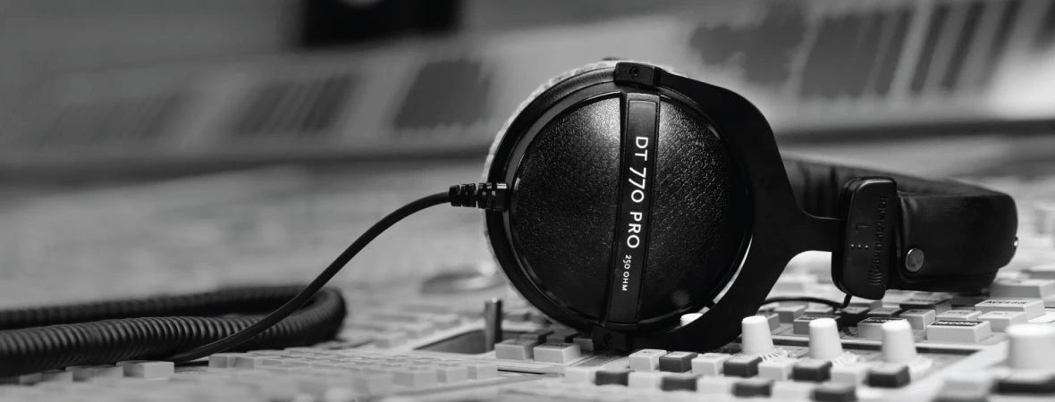 Beyerdynamic DT 770 PRO, sluten hörlur 250 Ohm