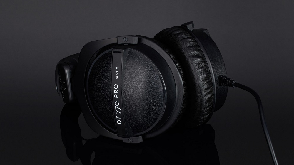 Beyerdynamic DT 770 PRO, sluten hörlur 32 Ohm