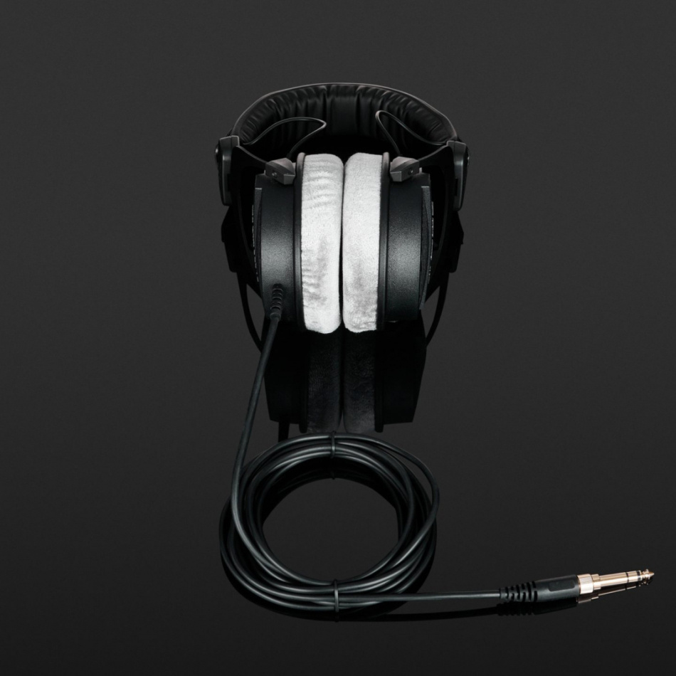 Beyerdynamic DT 990 PRO 80 Ohm, öppen over-ear studiohörlur Returexemplar
