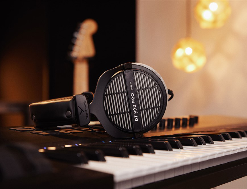 Beyerdynamic DT 990 PRO 80 Ohm, öppen over-ear studiohörlur Returexemplar
