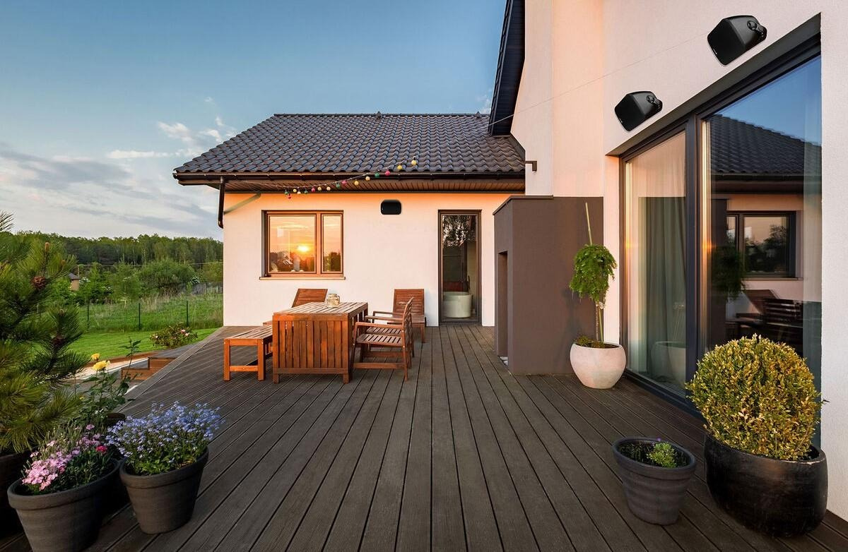 Dayton Audio IO8XTB utomhushögtalare med stöd för 70/100V, svart styck