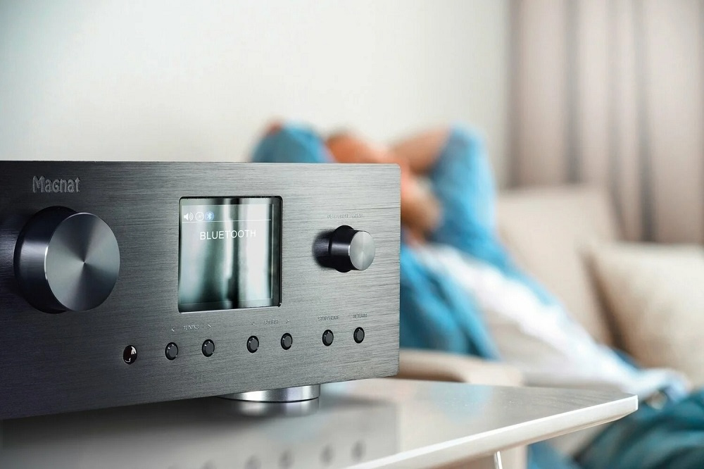 Magnat MC400 streamingförstärkare med CD & radio Returexemplar