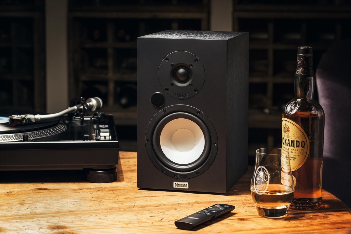 Magnat Multi Monitor 220, aktiv högtalare med Bluetooth