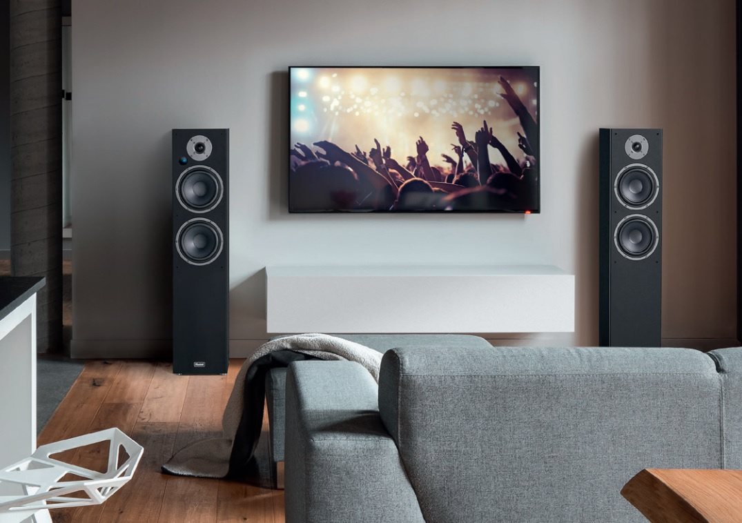 Magnat Monitor Reference 5A aktiva golvhögtalare med HDMI & Bluetooth, svart par