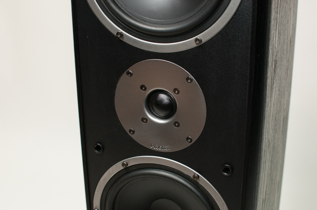 Magnat Monitor Supreme 1002 golvhögtalare, svart par UTFÖRSÄLJNING