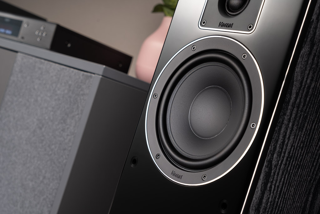 Magnat Signature 505 golvhögtalare, svart par