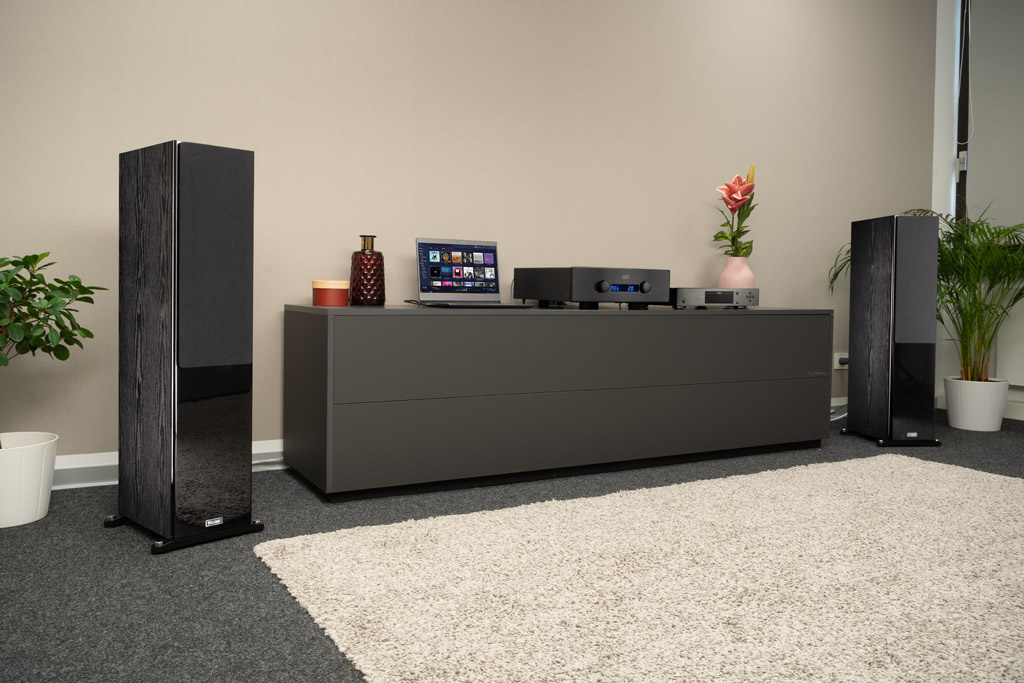 Magnat Signature 505 golvhögtalare, svart par