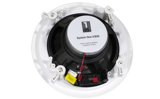 System One A50BT med SC4B & 2 par System One IC820 Inbyggnadshögtalare