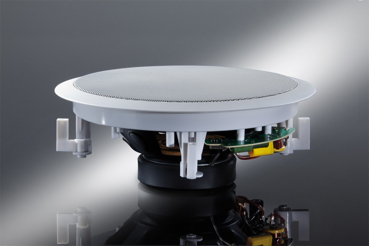 Dynavoice CA802BT med SC4B & 2 par Magnat ICP82 Inbyggnadshögtalare
