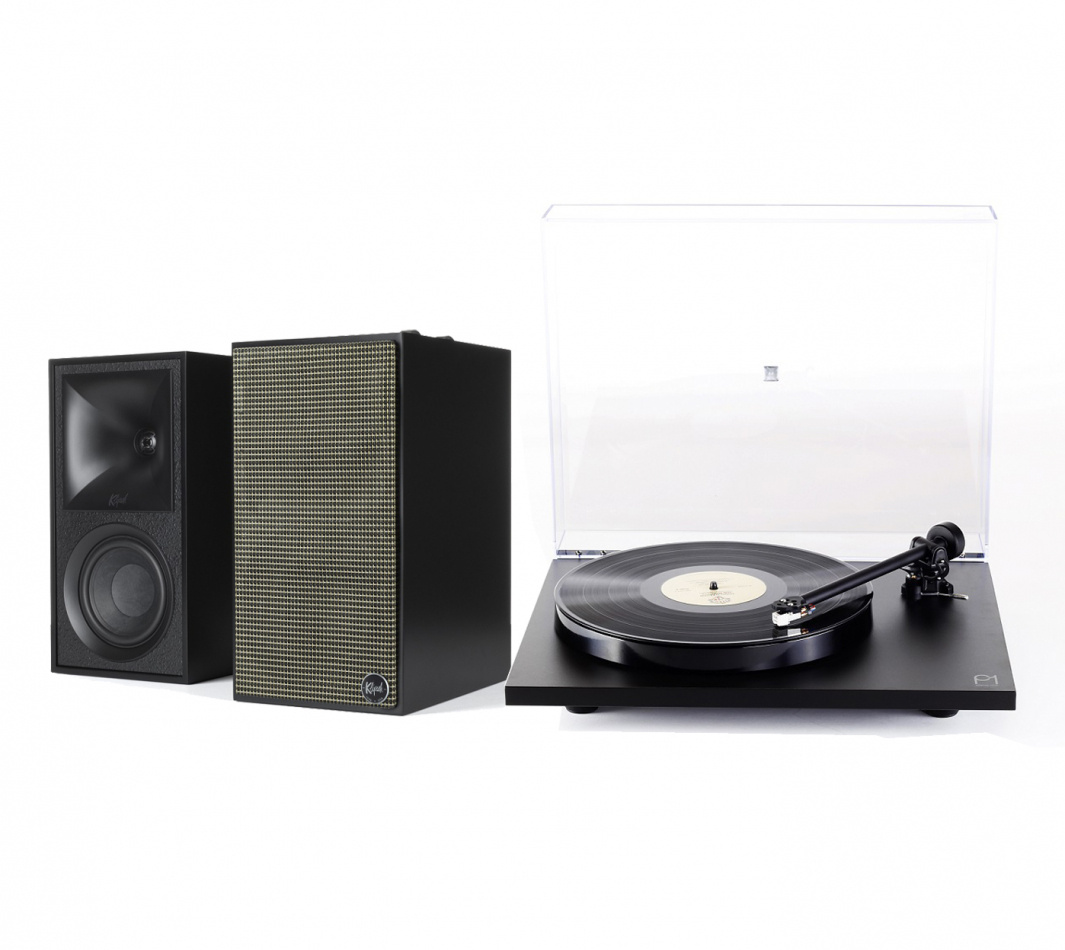 Klipsch The Fives Svarta & Rega Planar 1 Carbon Vinylspelarpaket